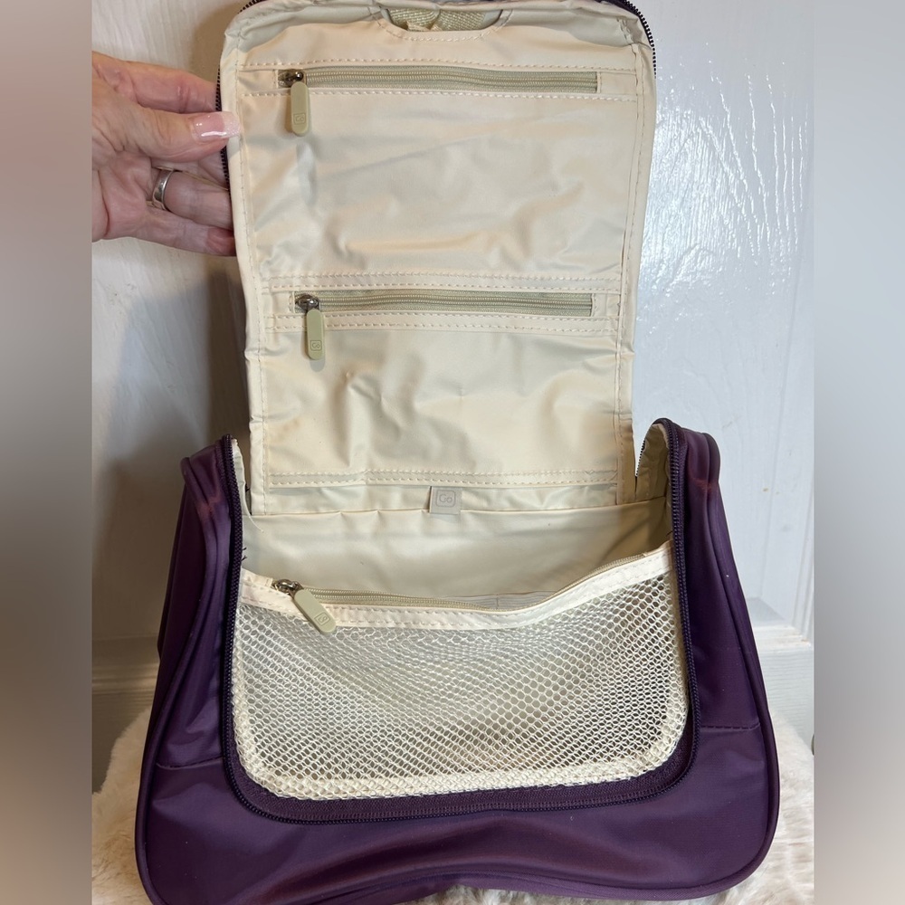 GO HANGING TOILETRY ZIPPERED BAG - Picture 6 of 10